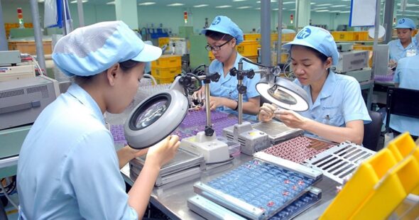Home 124 Vietnam’s Exports Overshadowed by FDI: Where’s the Exit for Domestic Businesses?